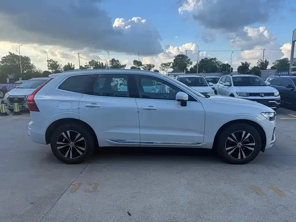 Volvo XC60 — фото 4