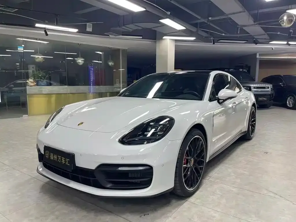 Porsche Panamera — фото 1