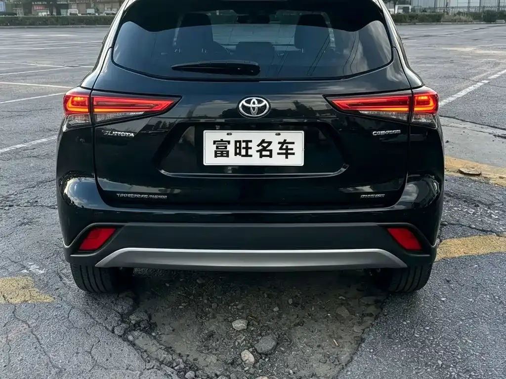 Toyota Highlander — фото 4