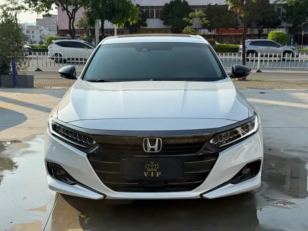 Honda Accord — фото 10