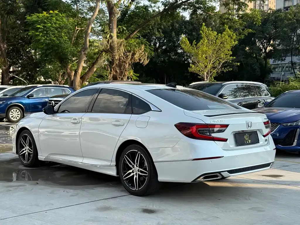 Honda Accord — фото 4