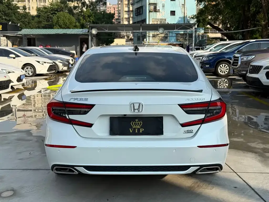 Honda Accord — фото 7