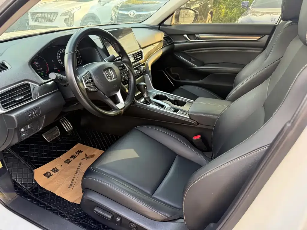 Honda Accord — фото 9