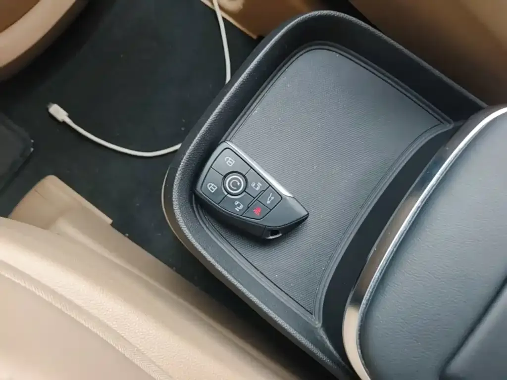Buick GL8 Hybrid — фото 2