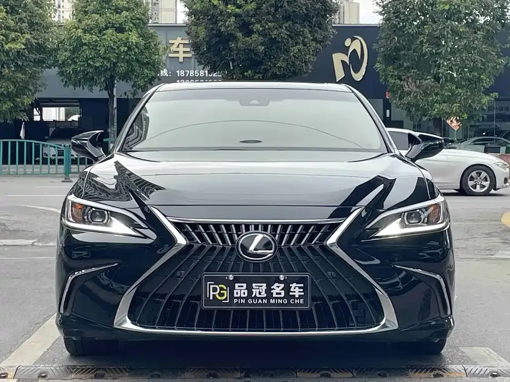 Lexus ES — фото 8