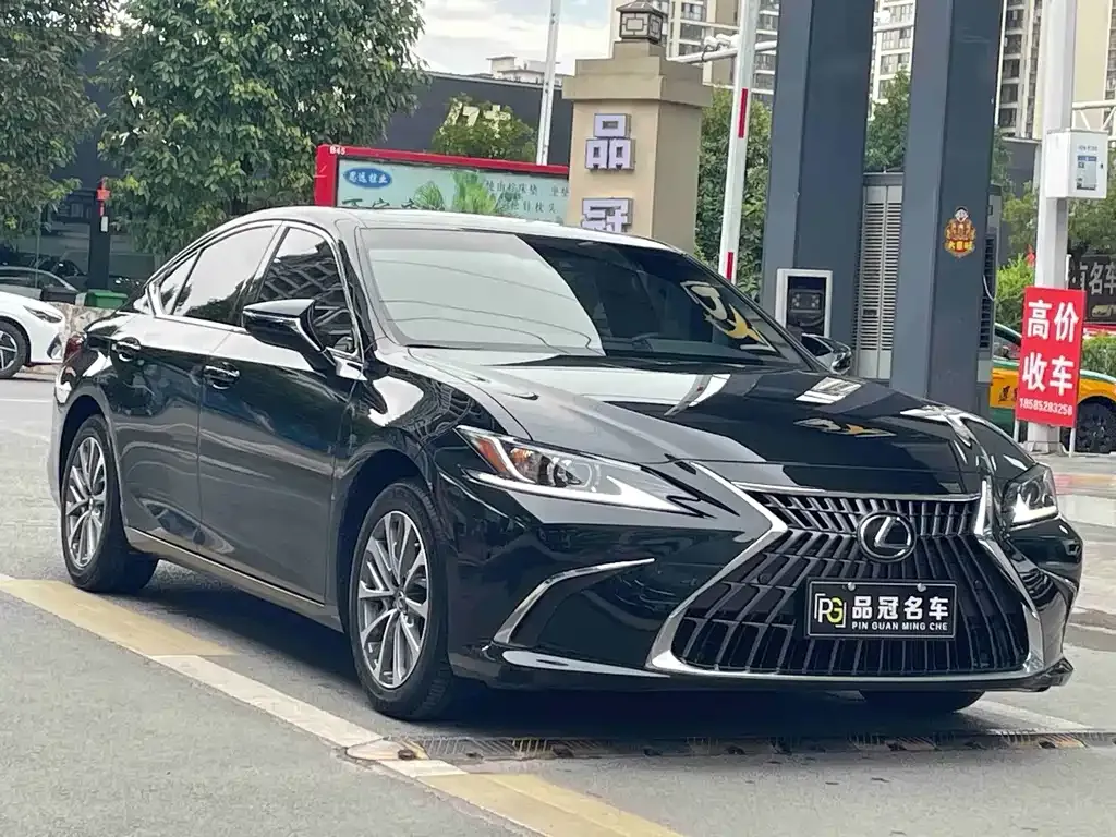 Lexus ES — фото 5