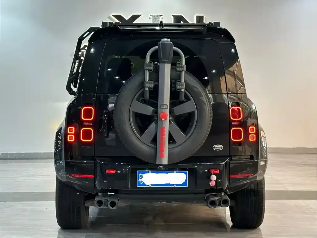 Land Rover Defender — фото 6