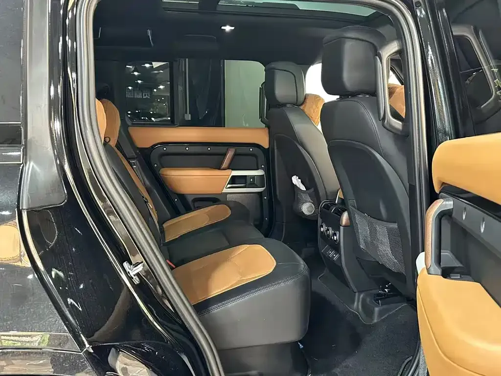 Land Rover Defender — фото 2