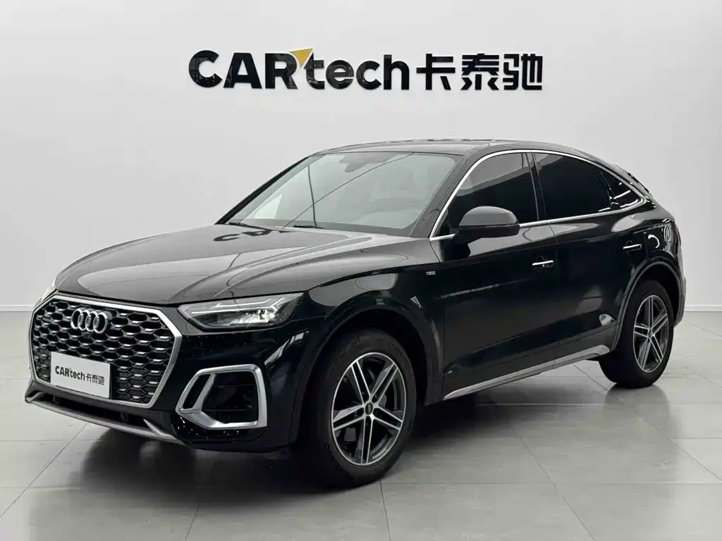 Audi Q5L Sportback — фото 1