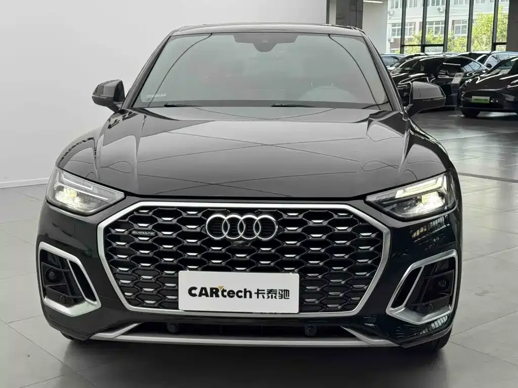 Audi Q5L Sportback — фото 5