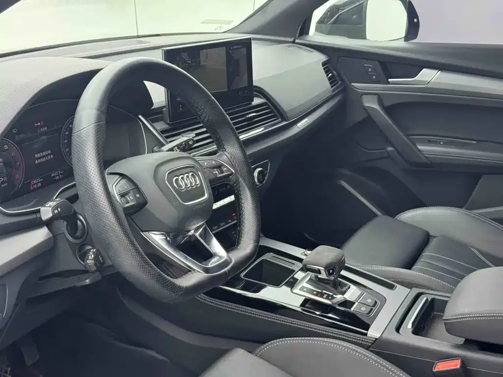 Audi Q5L Sportback — фото 8