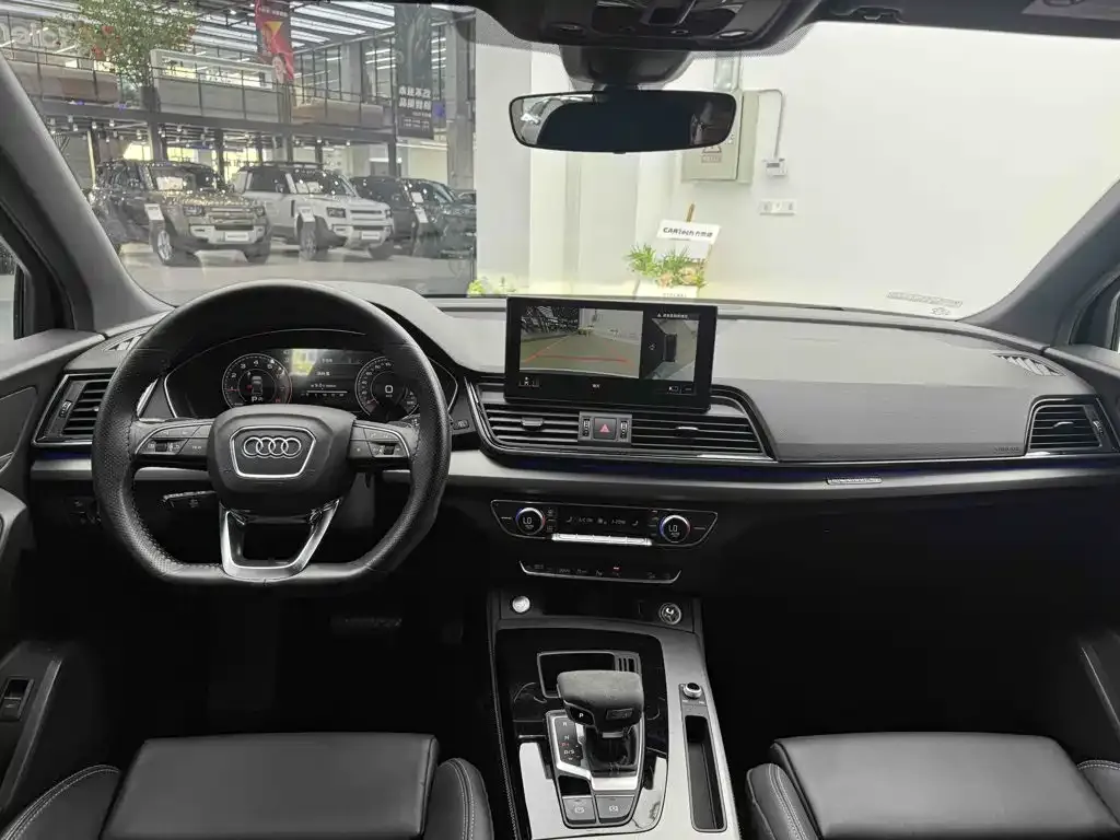 Audi Q5L Sportback — фото 3
