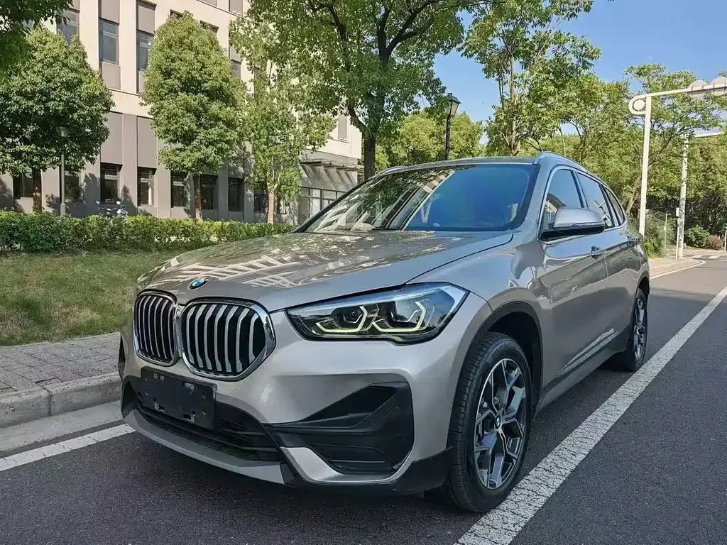 BMW X1 — фото 1
