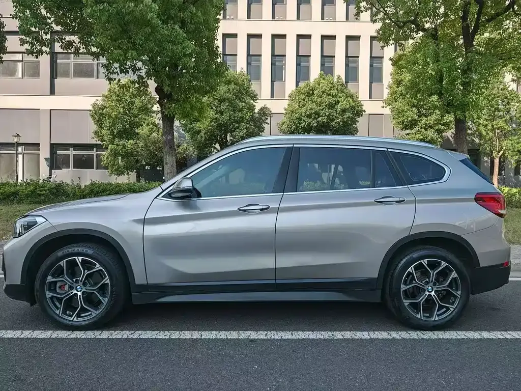BMW X1 — фото 8