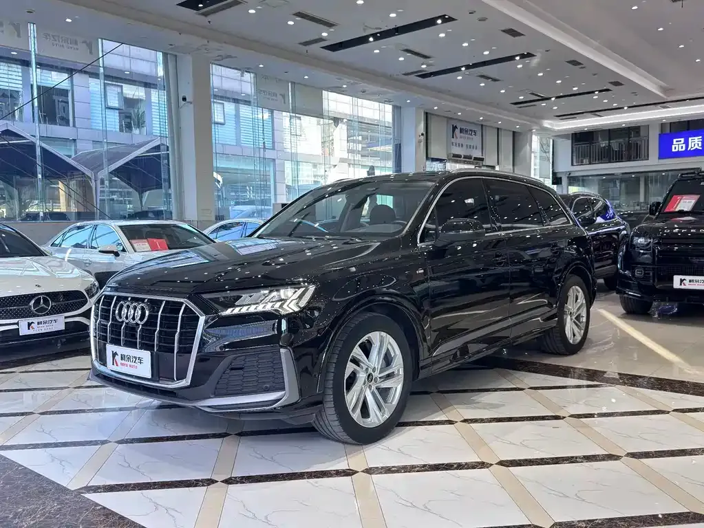 Audi Q7 — фото 10