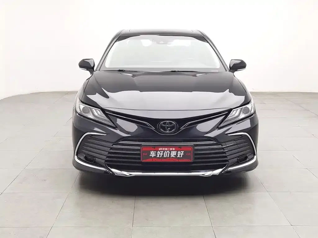 Toyota Camry — фото 9