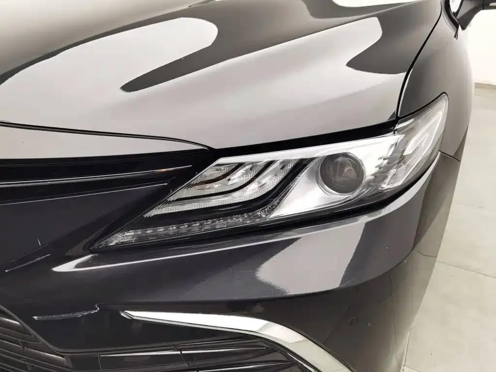 Toyota Camry — фото 6