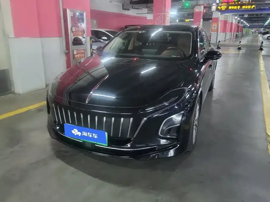 Hongqi E-QM5 — фото 1