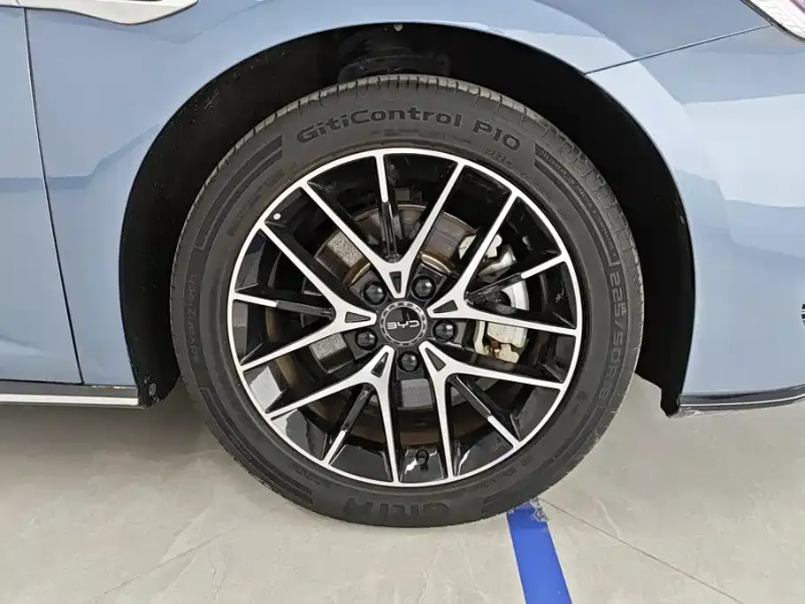 BYD Seal — фото 4