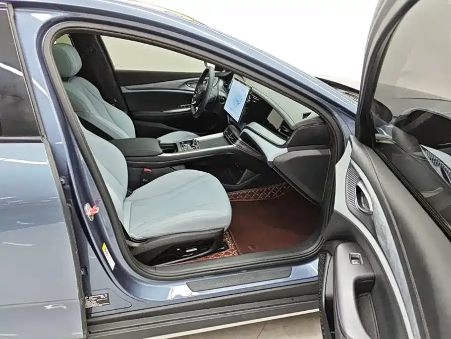 BYD Seal — фото 8