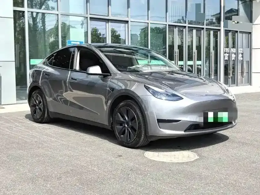Tesla Model Y — фото 9