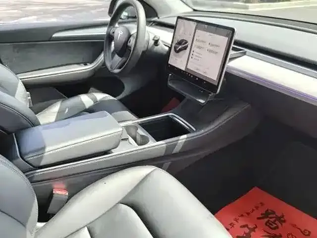 Tesla Model Y — фото 4