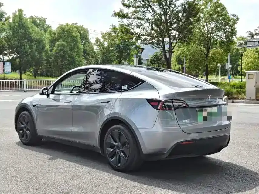 Tesla Model Y — фото 7