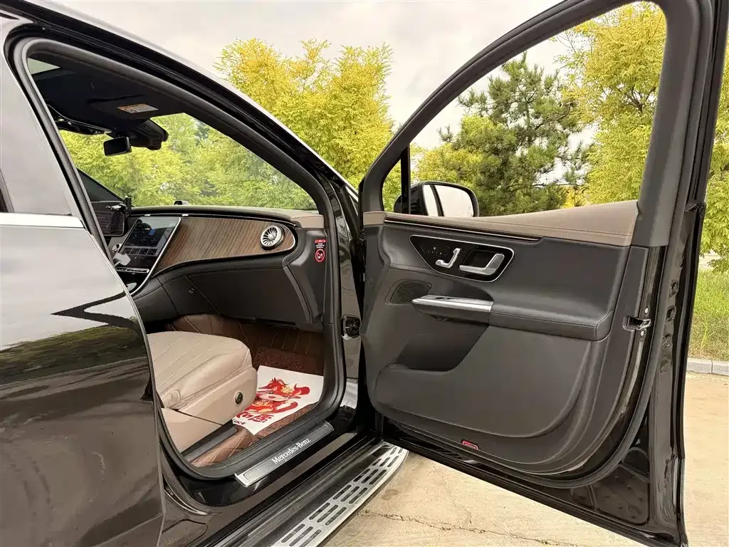 Mercedes-Benz EQE SUV — фото 2