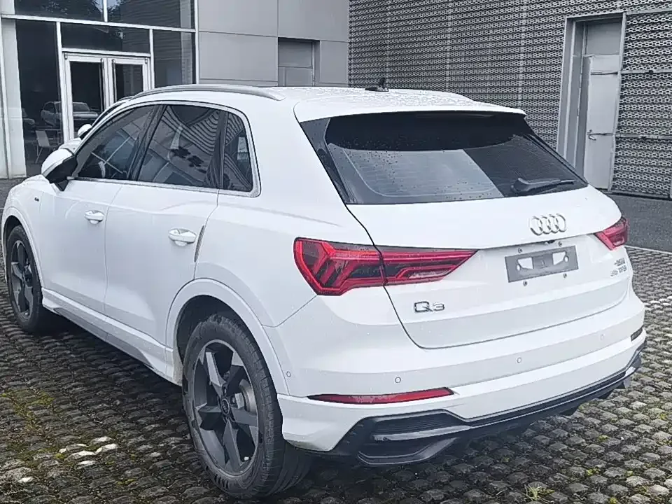 Audi Q3 — фото 7