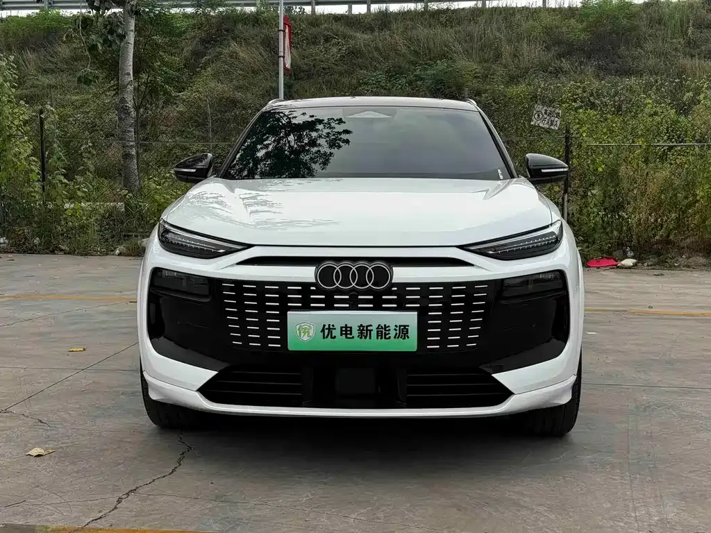 Audi Q6L e-tron — фото 10