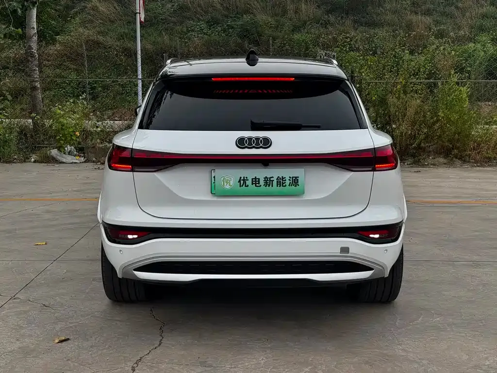 Audi Q6L e-tron — фото 7