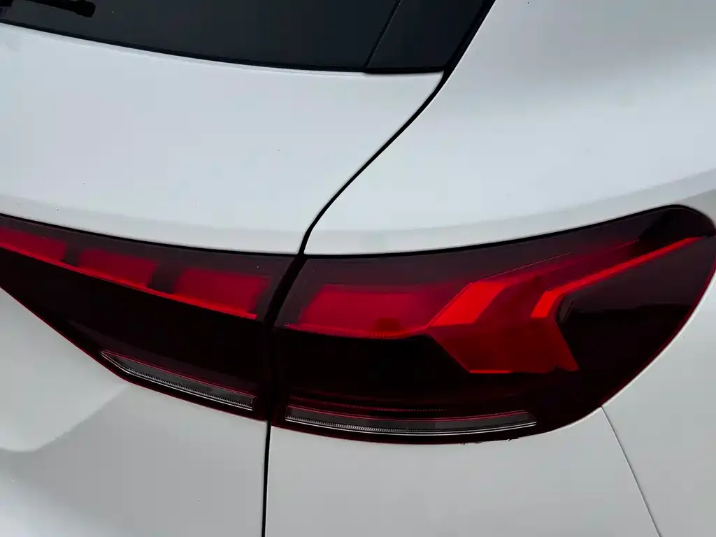 Audi Q6L e-tron — фото 2