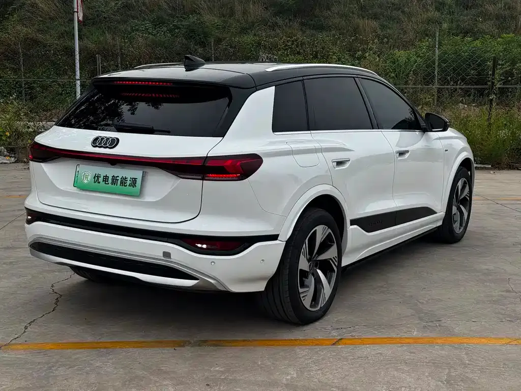 Audi Q6L e-tron — фото 3