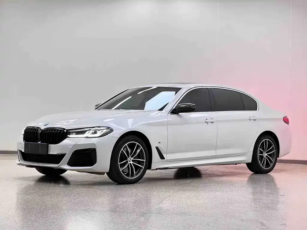 BMW 5 Series — фото 1