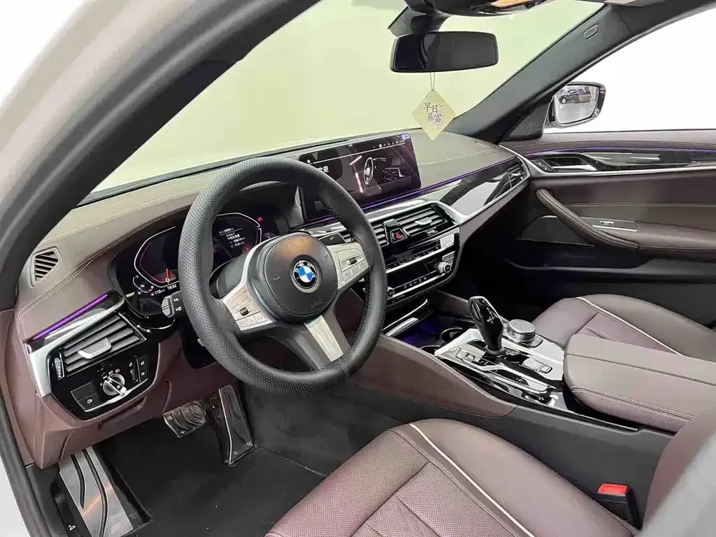BMW 5 Series — фото 4