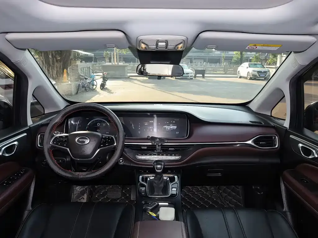 GAC Motor Trumpchi M6 — фото 2