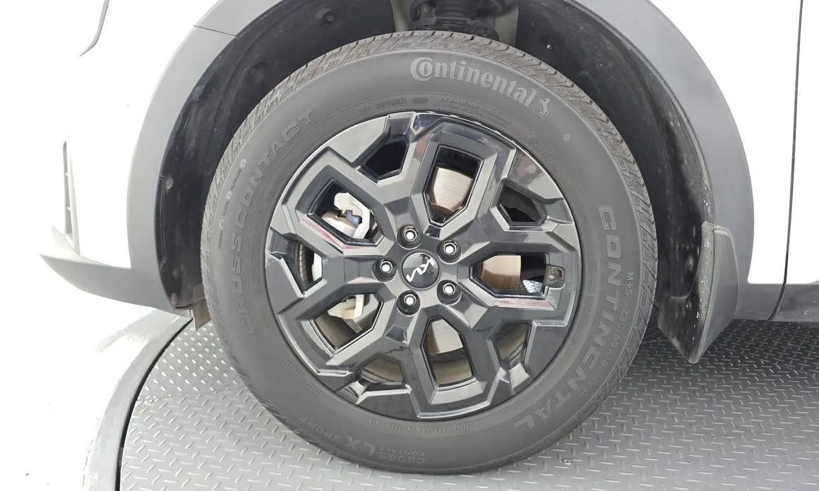 Kia Sorento — фото 5