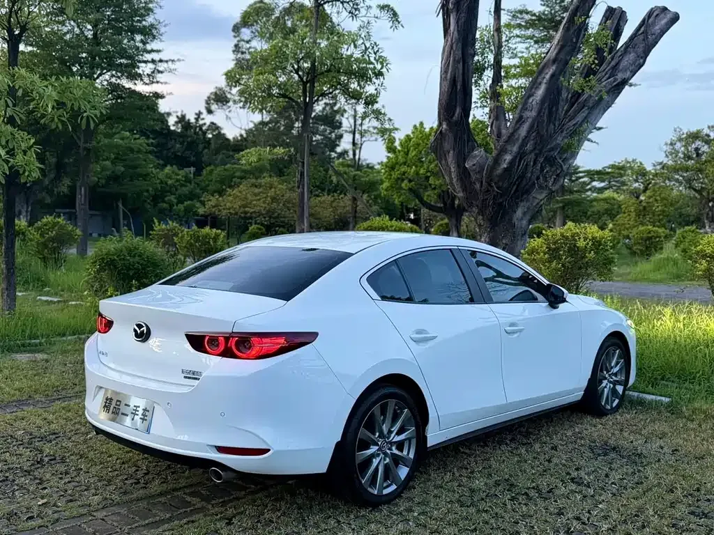 Mazda 3 Axela — фото 7