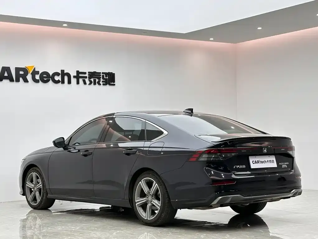 Honda Accord — фото 6