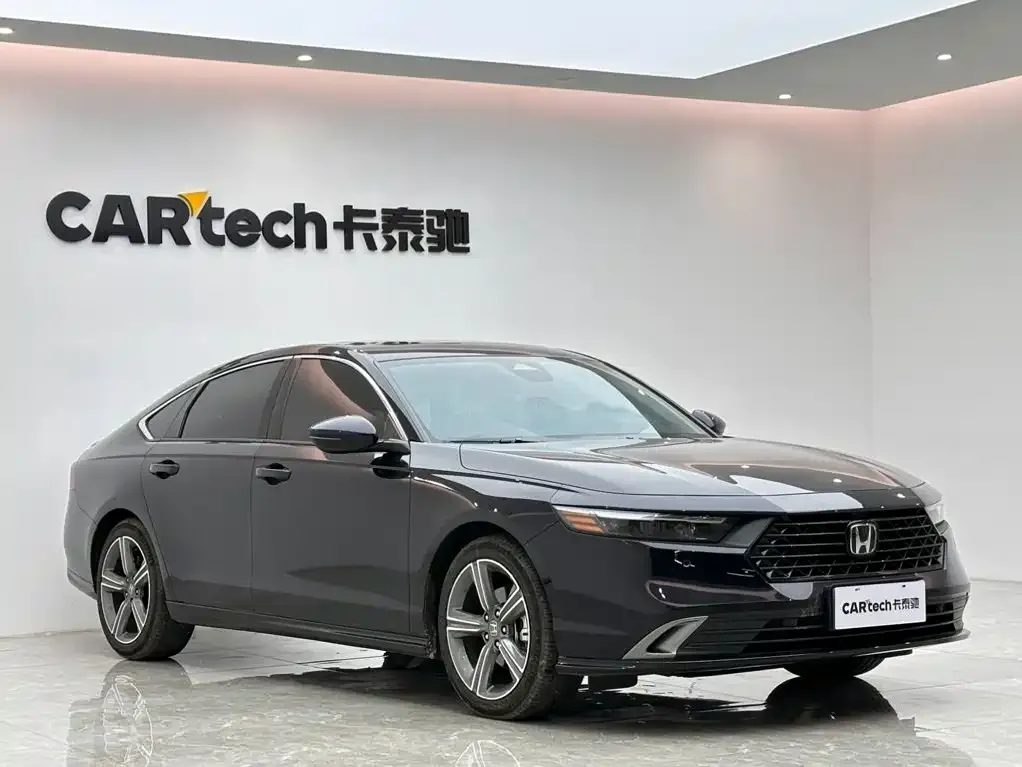 Honda Accord — фото 9