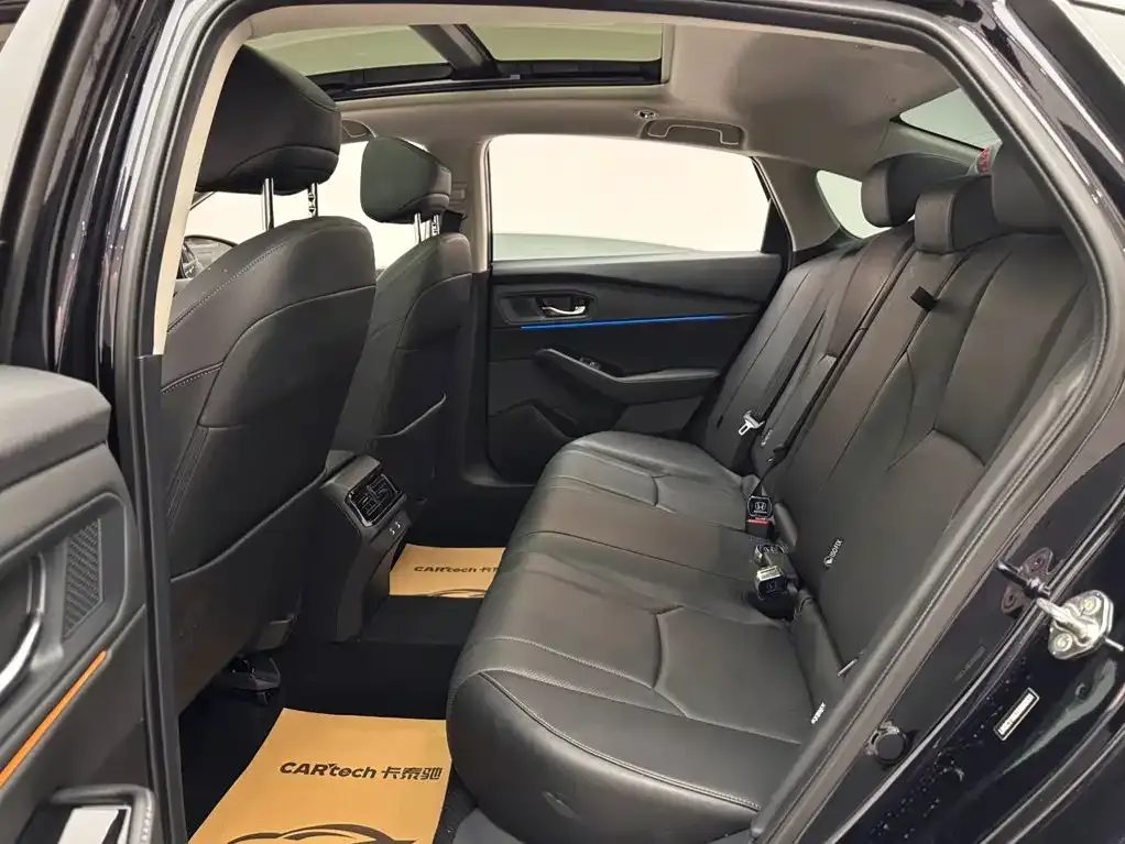 Honda Accord — фото 10