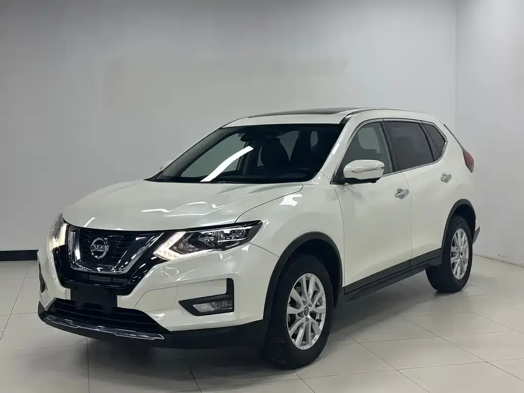 Nissan X-Trail — фото 1
