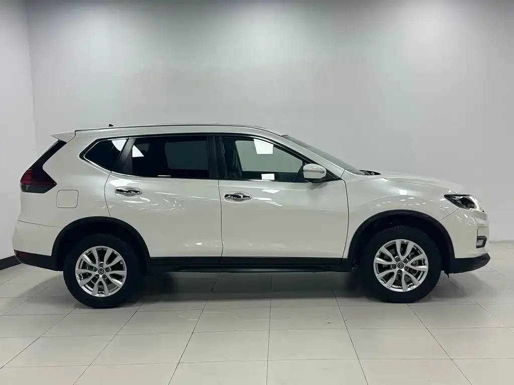 Nissan X-Trail — фото 10