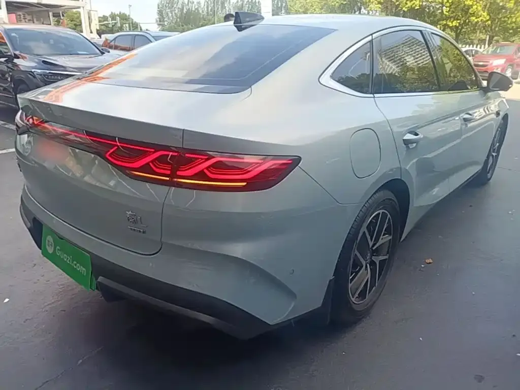 BYD Qin L — фото 10