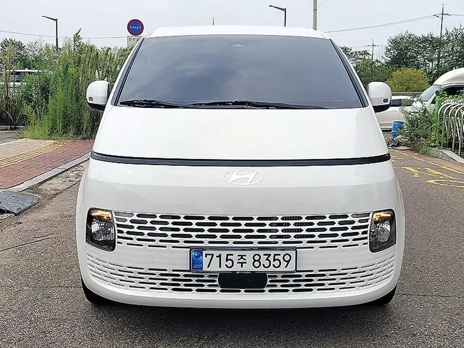 Hyundai Staria — фото 1