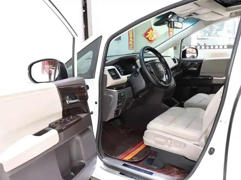 Honda Odyssey — фото 10