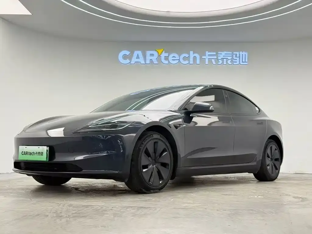Tesla Model 3 — фото 1