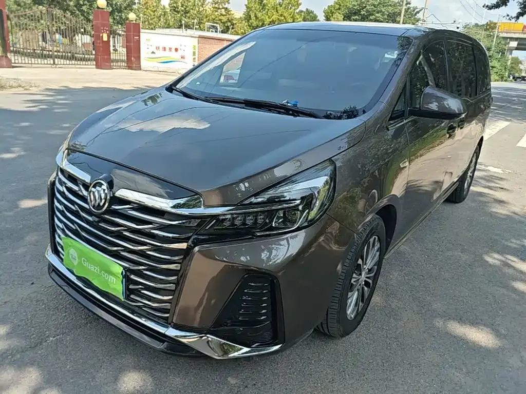 Buick GL8 — фото 1