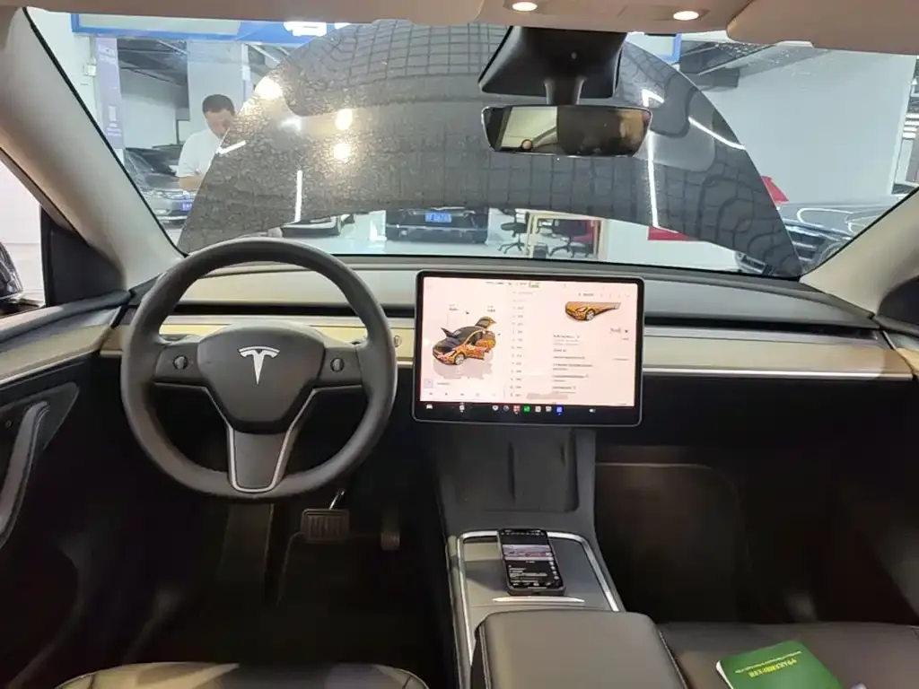 Tesla Model Y — фото 9