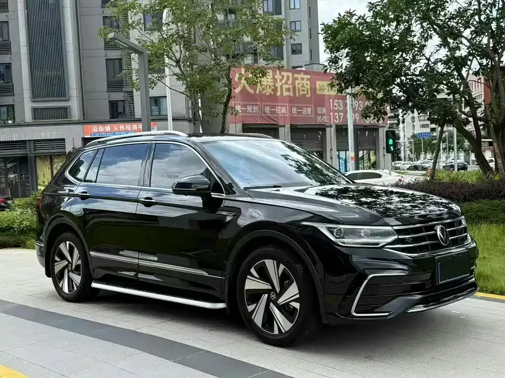 Volkswagen Tiguan L — фото 7